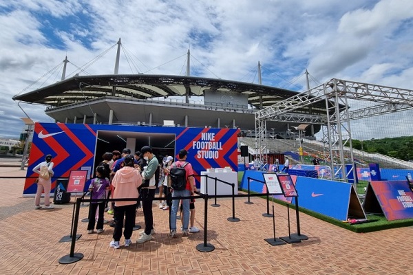 NIKE FOOTBALL STUDIO