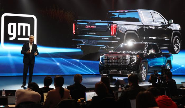 GMC SIERRA Media Showcase