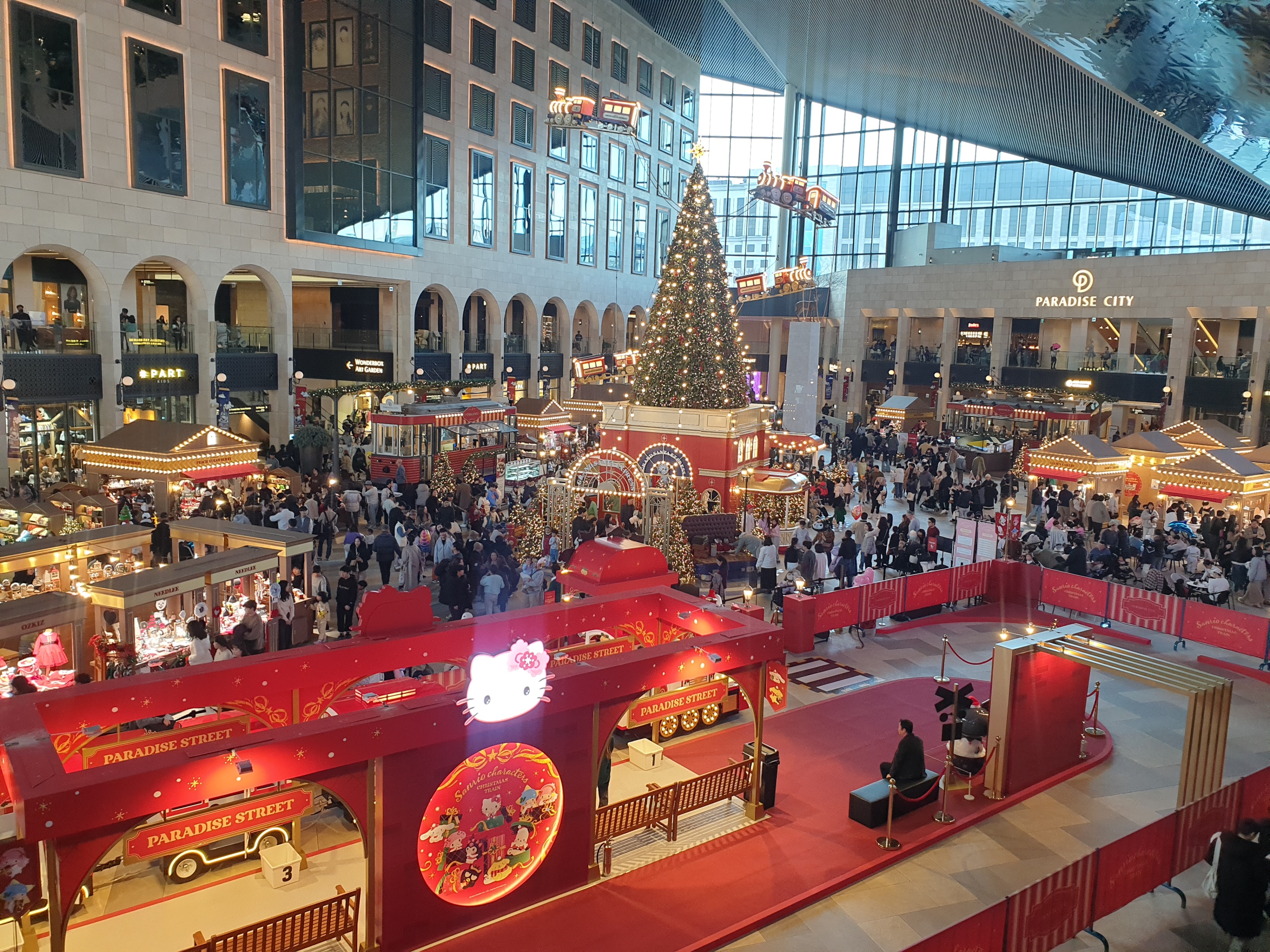 파라다이스시티 SANRIO CHARACTERS CHRISTMAS TRAIN